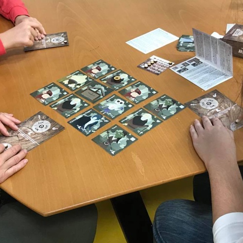 - Per i videogiochi, sviluppo completo del prototipo - Per i giochi da tavolo, controllo professionale del regolamento - Playtest alla cieca (blind playtest) - Correzioni e Revisioni - Stampa e/o Pubblicazione